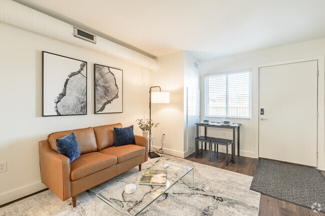 1BR, 1BA - The Heights at Gateway Park