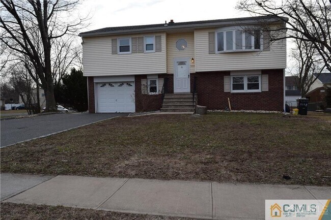 Photo - 5098 Scott St