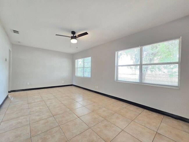 Photo - 824 N Florence Ave