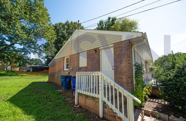 Photo - 1122 Fiske St