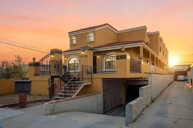 4726 W 147th St Unidad 4