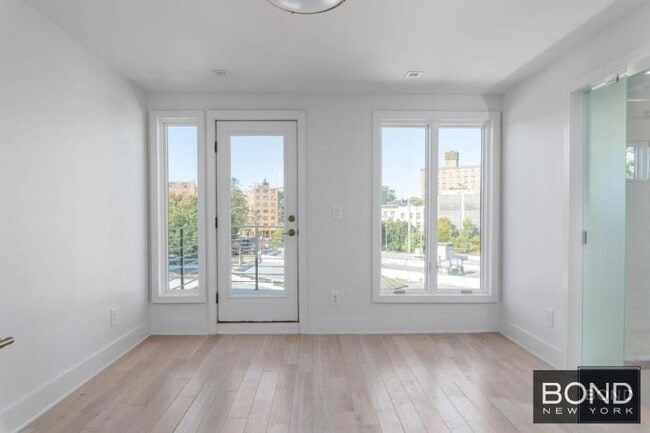 Photo - 2 bedroom in ASTORIA NY 11102