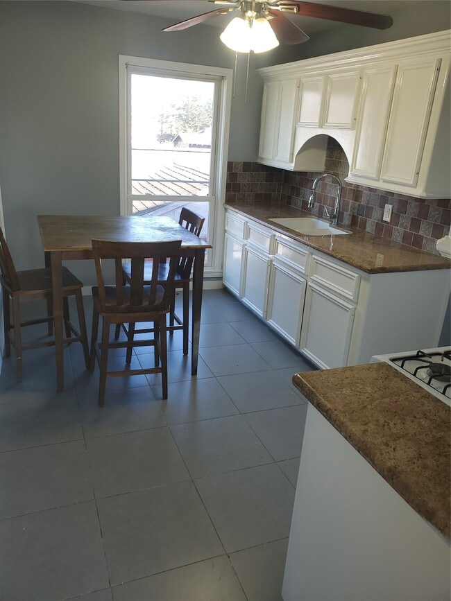 Photo - 2010 Tyler St