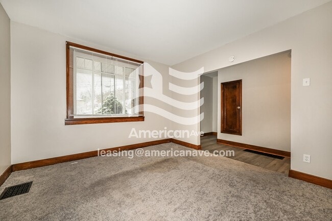 Photo - 726 Grandview Ave