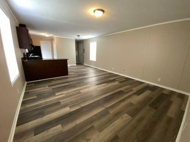 Photo - 215 Macon Dr