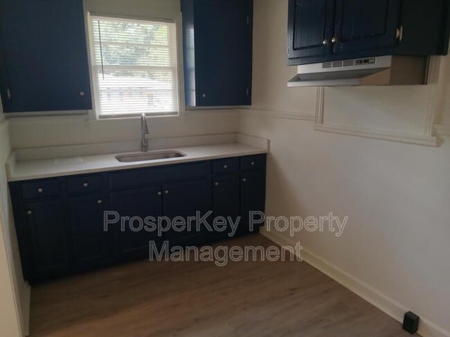 Photo - 2836 Knox St