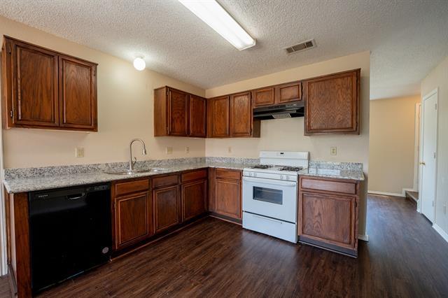 Photo - 832 Winding Creek Dr