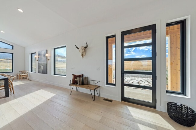 Photo - 241 Hayden View Trail Unit SI ID1490397P