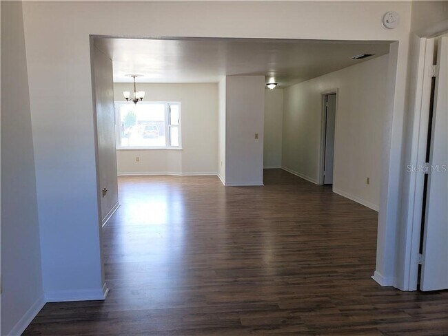 1212 Fordham Dr