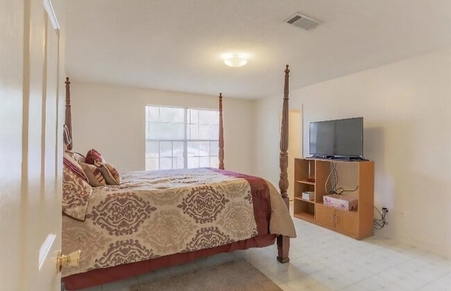 Photo - 915 Vonna Jo Cir