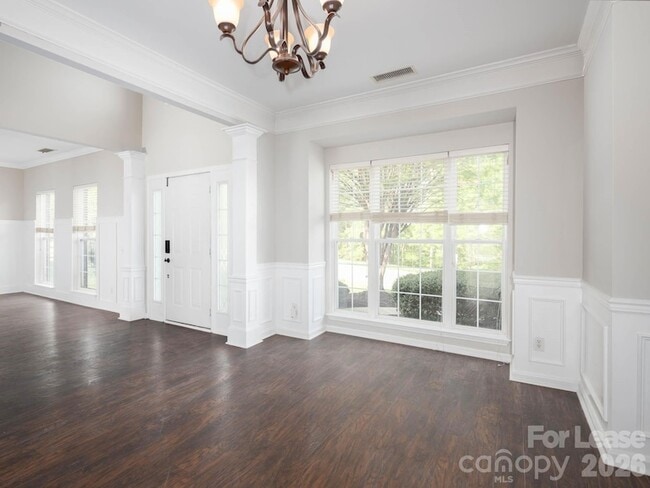 268 Glencoe Ln