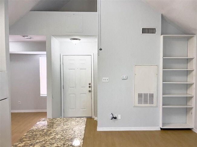 Photo - 513 S Park Dr Unit 302