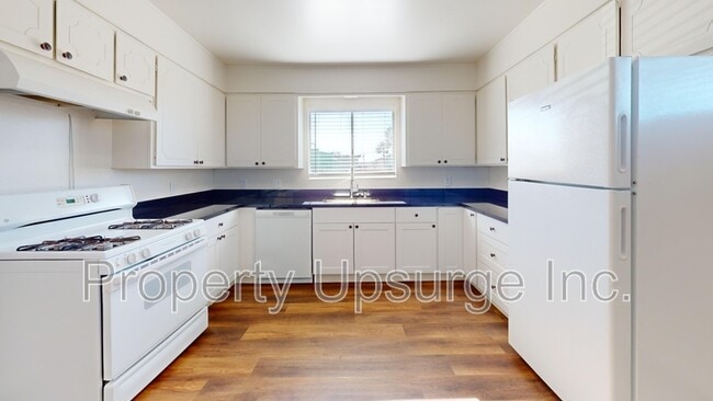 Photo - 415 Lake Blvd