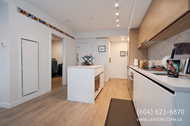 Photo - 10448 University Dr