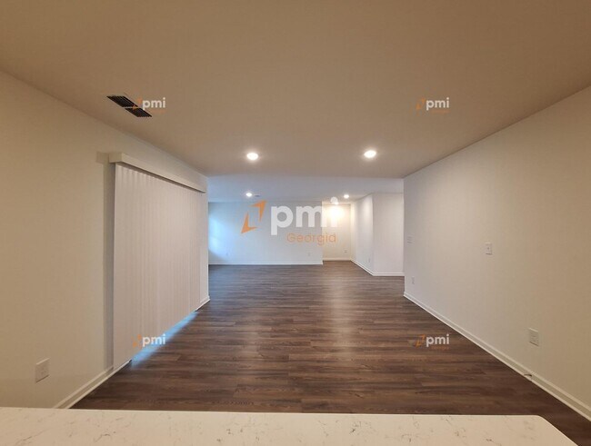 Photo - 516 Liberty Hall Dr