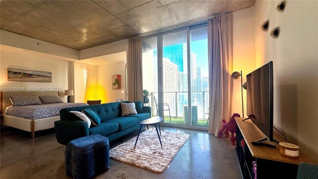 Photo - 151 SE 1st St Unidad 2205