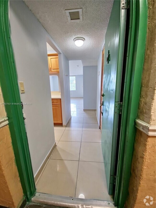 Building Photo - 5665 W 20th Ave Unit 208 Rental