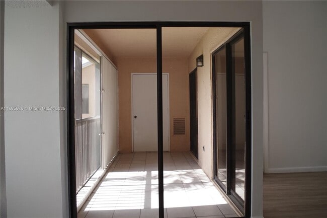 Building Photo - 1500 Jefferson Dr Unit 1500D Rental