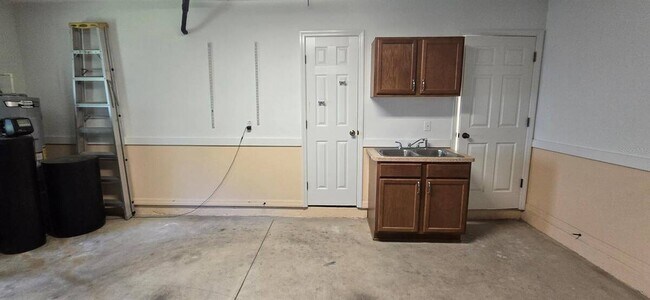 Photo - 113 Teak Rd