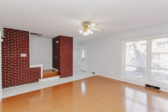 Photo - 612 Maple Ct