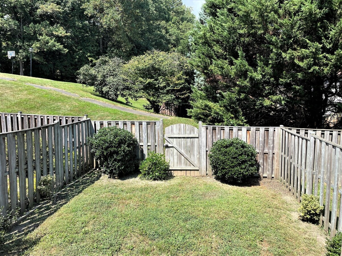 Photo - 8914 Shamrock Ct