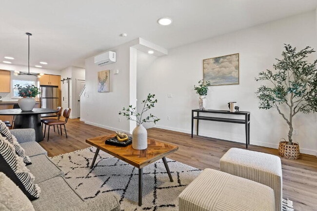 Building Photo - 7457 W Swain Ln