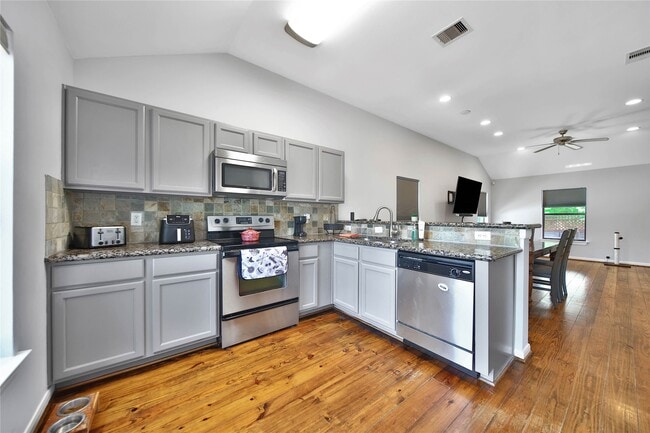 Photo - 2314 Carr St