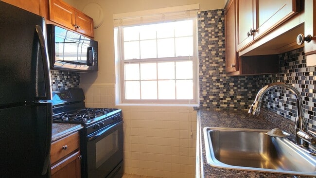 Photo - 6364 Sutherland Ave Unit 1st floor