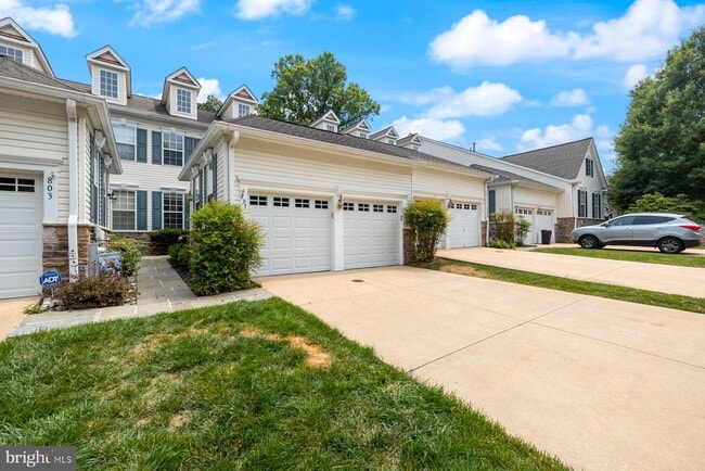Photo - 805 Thicket Ct Townhome