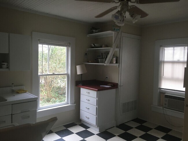 Photo - Live Easy on Easy St.!