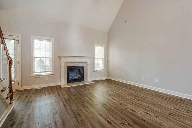 Photo - 169 N Farm Dr