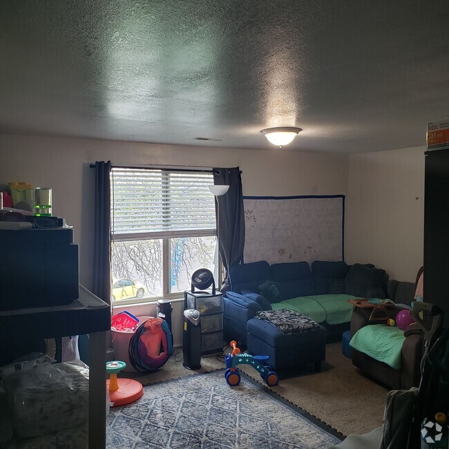 Building Photo - 1B/1B Pet Friendly Apartment South of BYU Unit HC-328