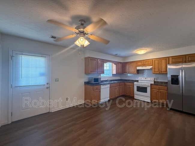 Photo - 762 John Austin Ln