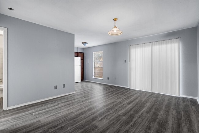Photo - Egan Apartments