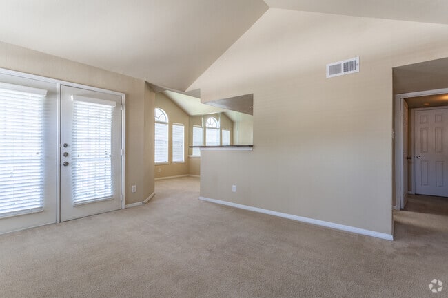 1BR, 1 BA - 802SF