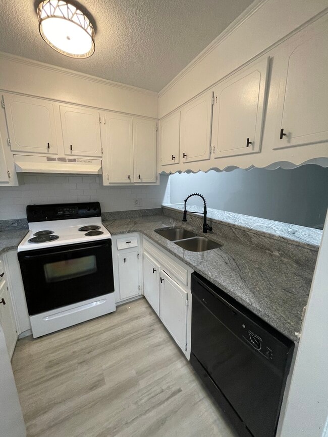 Photo - 2839 Lumpkin Rd Unit B