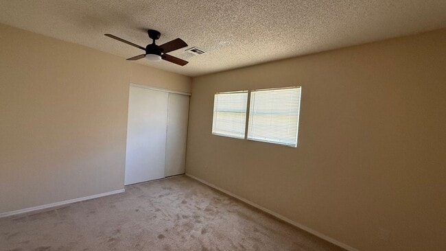 Photo - 2 BEDROOMS 1.5 BATHROOMS  TOWNHOUSE AVAILABLE FOR RENT !!!