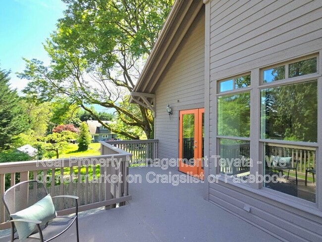 Photo - 5560 Hillard Rd