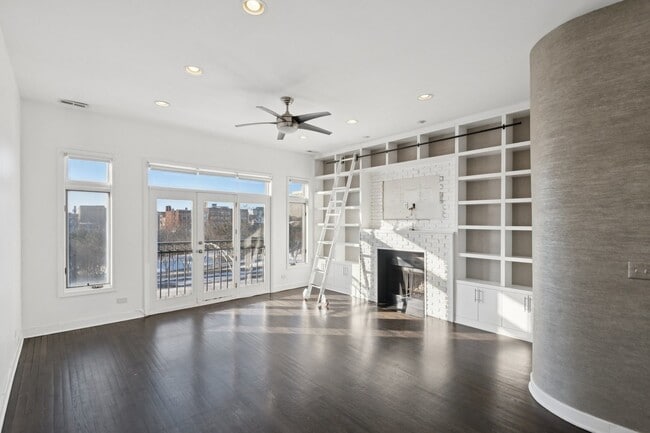 Photo - 937 N Willard Ct Unit 2