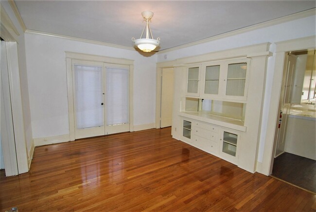 Photo - Charming Upstairs 1BR with Vintage Appeal in Alamitos Beach Unit 1222 E 1st St