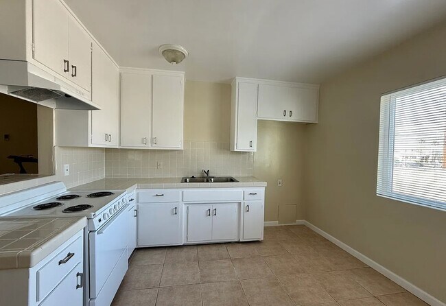 Photo - 4433 W 159th St