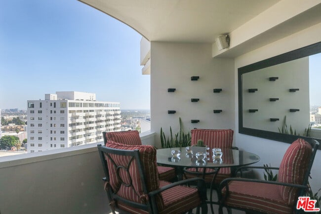 Photo - 7250 Franklin Ave Unidad 801