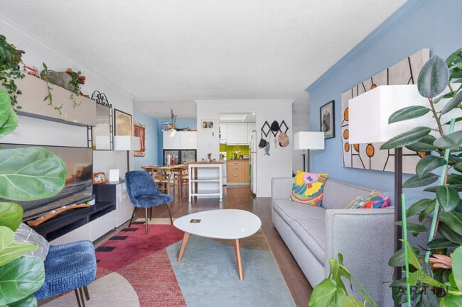 Photo - 665 E 6th Ave Unit SI ID1532872P