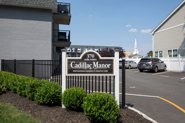 Cadillac Manor
