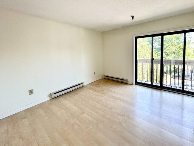 Photo - 37-47 S Williams St Unit Hill Gardens #321