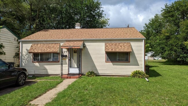 Building Photo - 133 N Illinois St Rental