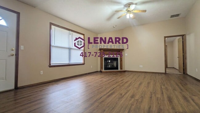 Photo - 3 Bedroom Home With Large Fenced Yard!