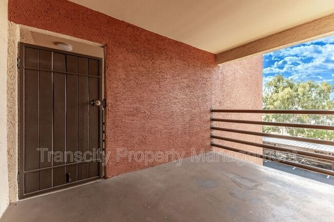 Photo - 1340 N Recker Rd