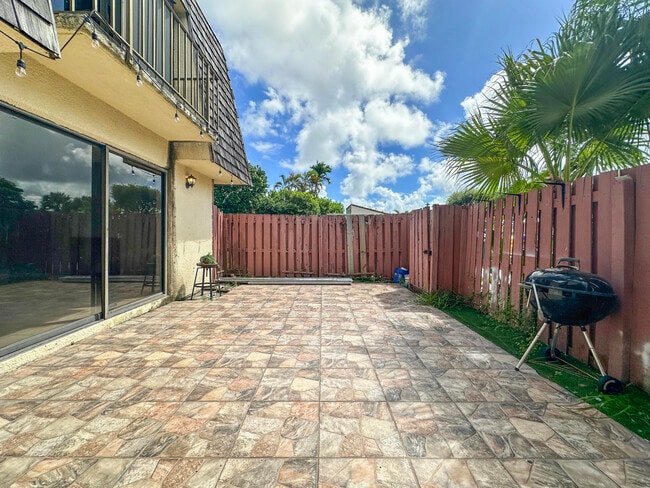 Photo - 166 Lake Arbor Dr