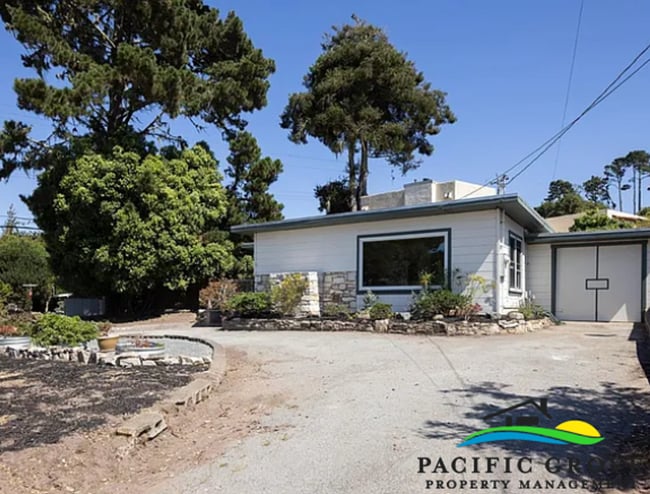 Photo - Charming 2-Bedroom Bungalow with Private Outdoor Space